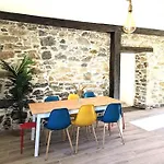 Vakantiehuis Cozy 3 Bedroom - Close To *