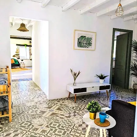 Cozy 3 Bedroom - Close To 劳林哈