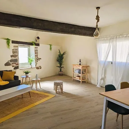 Cozy 3 Bedroom - Close To Prázdninový dům *