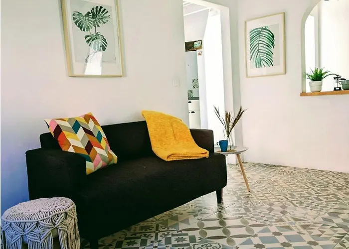 Cozy 3 Bedroom - Close To Prázdninový dům *